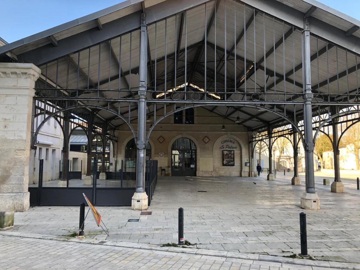 Charmante maisonnette 2-4 personnes avec wifi Surgères Extérieur photo