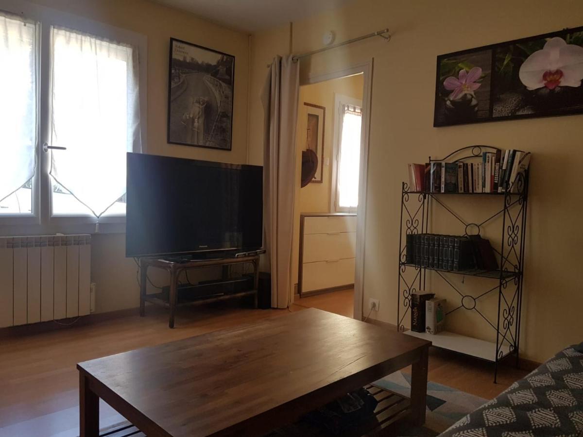 Charmante maisonnette 2-4 personnes avec wifi Surgères Extérieur photo