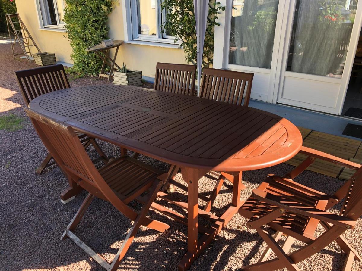 Charmante maisonnette 2-4 personnes avec wifi Surgères Extérieur photo